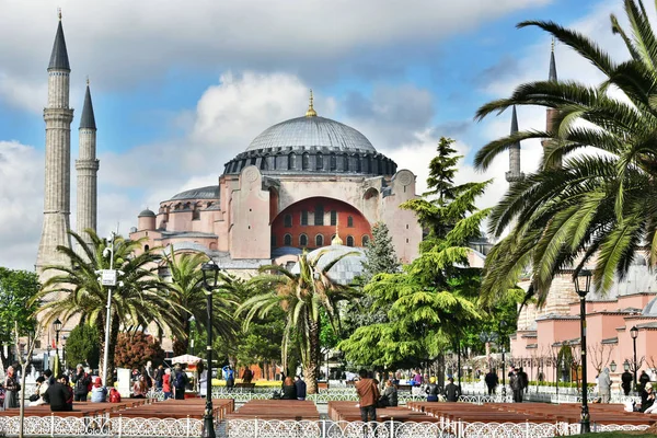 Hagia Sophia museum (Ayasofya Muzesi) in Istanbul, Turkey — Stock Photo, Image