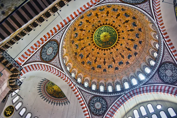 Interior da Mesquita Suleymaniye em Istambul, Turquia — Fotografia de Stock