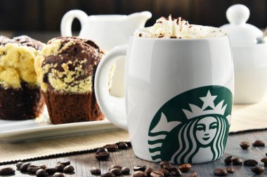 Fincan Starbucks kahve ve kek