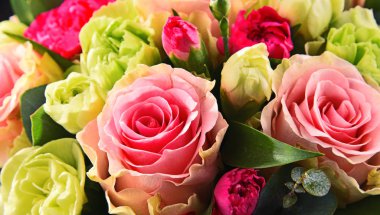 Gül buket ile kompozisyon