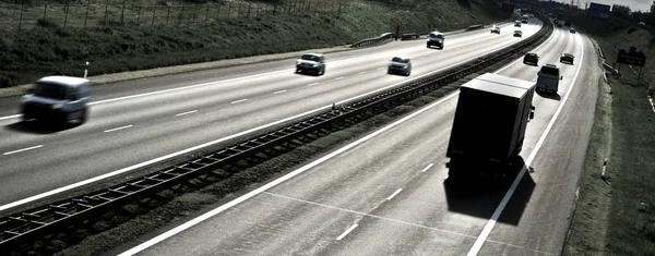 Vier lane controlled-access highway in Polen — Stockfoto