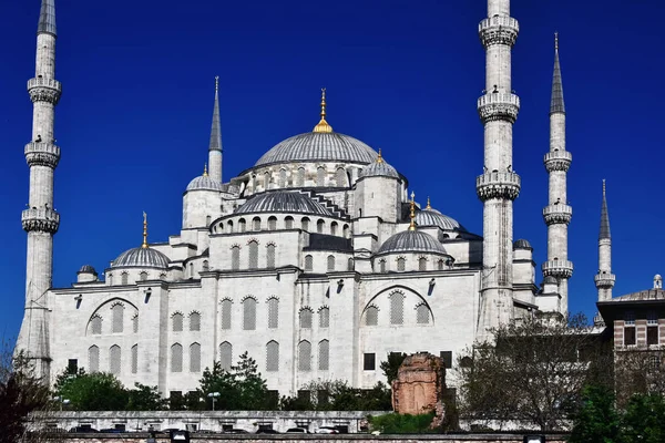 Mezquita Sultan Ahmed o Mezquita Azul en Estambul, Turquía — Foto de Stock