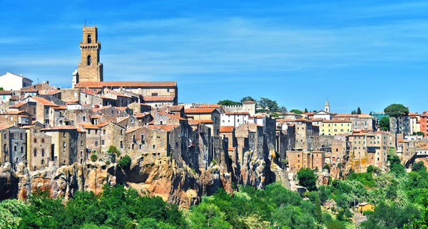 Staden av Pitigliano i Toscana, Italien — Stockfoto