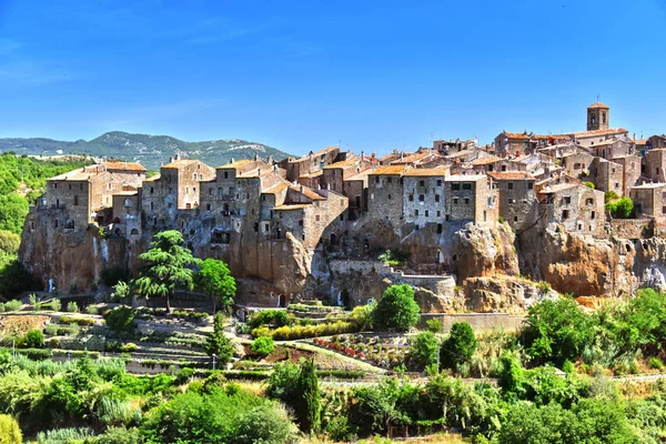 Cidade de Pitigliano, na província de Grosseto, na Toscana, Itália — Fotografia de Stock