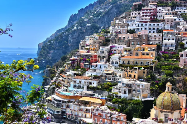 Cidade de Positano, na costa de Amalfi, Itália — Fotografia de Stock