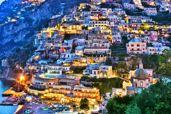 Cidade de Positano, na costa de Amalfi, Itália — Fotografia de Stock