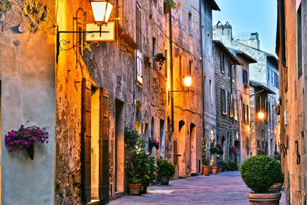 Architektura v historickém centru Pienza Toskánsko, Itálie. — Stock fotografie