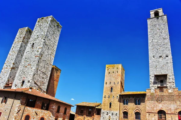 Arquitetura de San Gimignano em Toscana, Italia — Fotografia de Stock