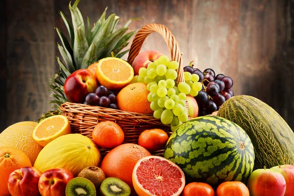 Composición con frutas variadas — Foto de Stock