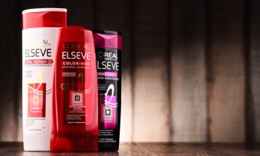 L'Oreal ürünlerin üç konteynerler ile kompozisyon