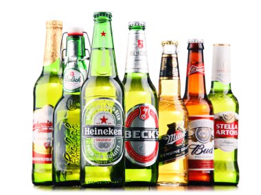 Çeşitli küresel bira markalarının şişe