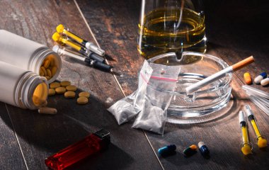 Alkol, sigara ve uyuşturucu gibi bağımlılık yapıcı maddeler