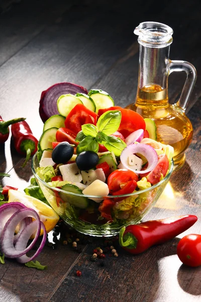 Compoziție cu castron de salată de legume. Dietă echilibrată — Fotografie, imagine de stoc