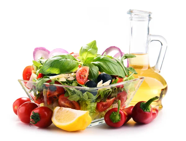 Sebze salatalı kompozisyon. Dengeli diyet