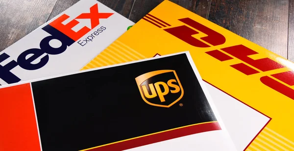 Envelopes of 3 most popular courier services in the world — Stock Photo, Image