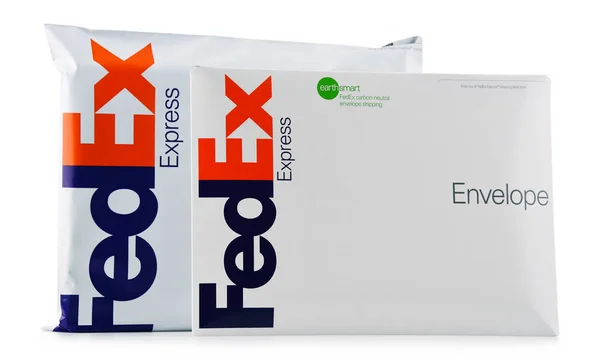 Envelopes e encomendas FedEx — Fotografia de Stock