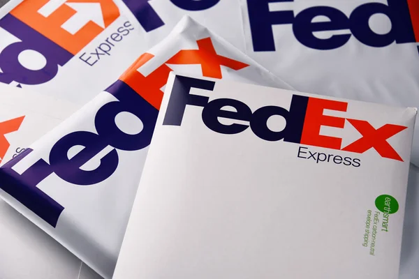 FedEx boríték és csomagok — Stock Fotó