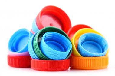 Kompozisyon plastik şişe kapakları