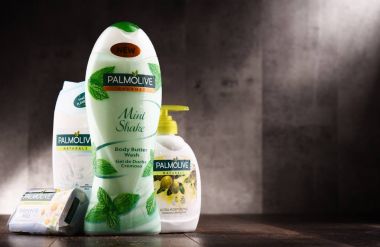 Palmolive kozmetik kapları.