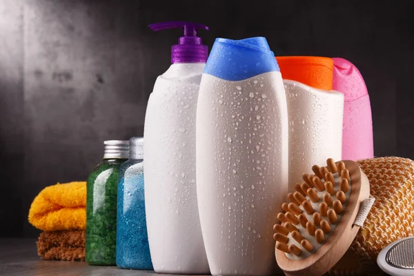 Plastic bottles of body care and beauty products — Stock Photo, Image