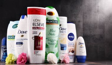 Konteyner ile kompozisyon küresel kozmetik markalar