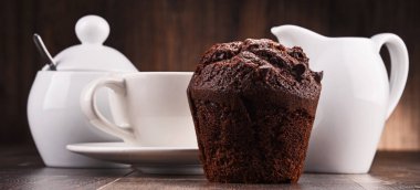 Kahve ve çörek Kupası ile kompozisyon