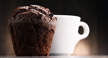 Kahve ve çörek Kupası ile kompozisyon