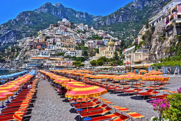 Ciudad de Positano en la costa de Amalfi, Italia — Foto de Stock