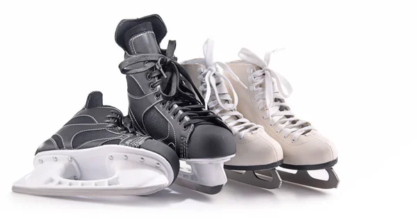 Patines de hockey sobre hielo y patines de figura aislados en blanco — Foto de Stock