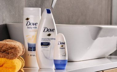 Vücut süt de dahil olmak üzere Dove ürün çeşitliliği ve anti-perspirant