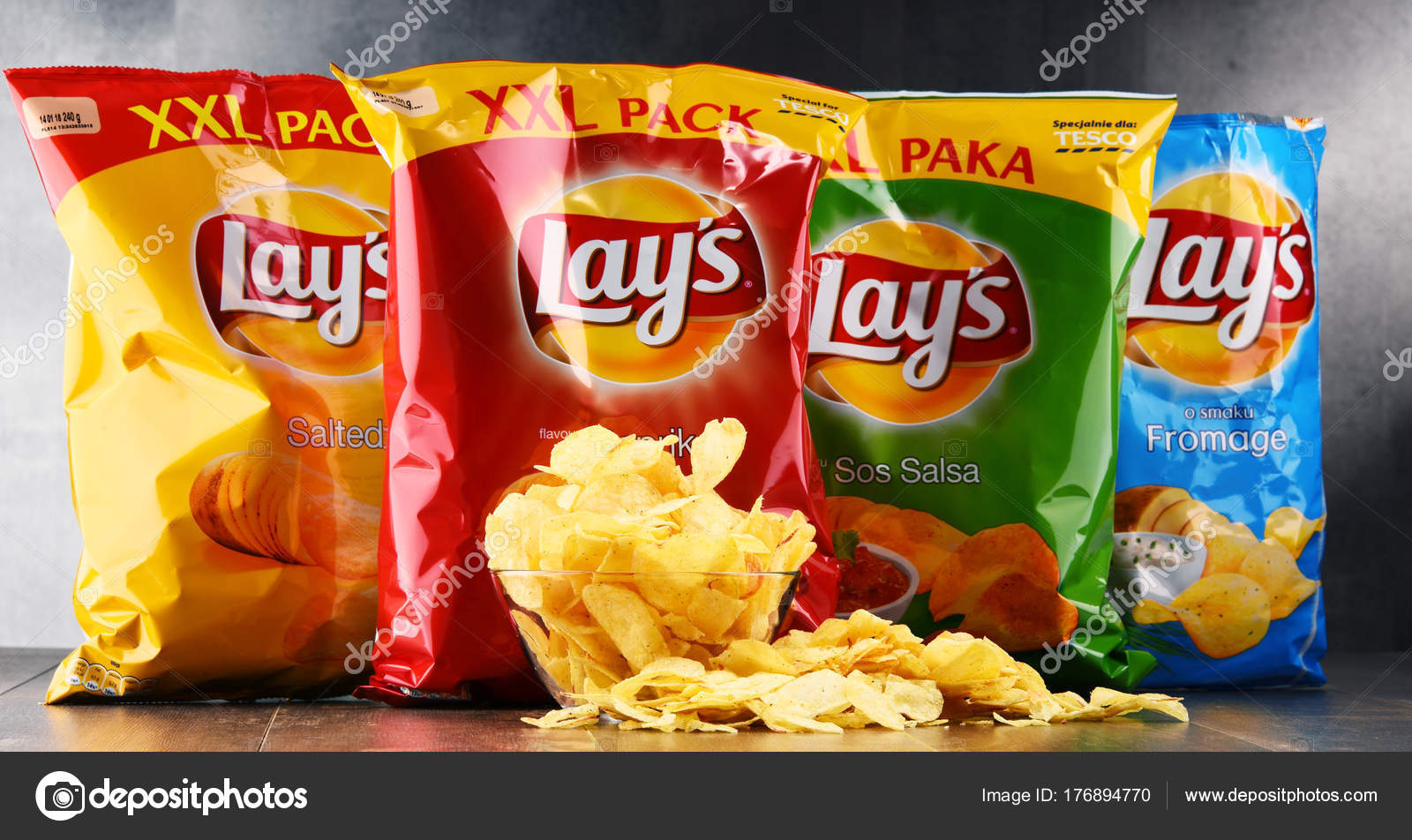 чипсы для детей. раскрытая пачка чипсов. чипсы сок. как выглядит пачка чипсов. чипсы картина.
