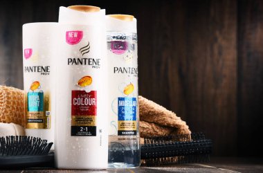 Pantene ürünlerin konteynerler