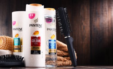 Pantene ürünlerin konteynerler