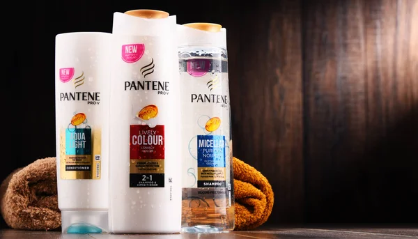 Контейнери Pantene продукції — стокове фото