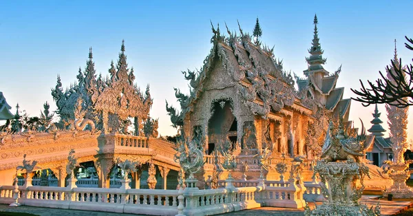 Wat Rong Khun ou o Templo Branco em Chiang Rai, Tailândia — Fotografia de Stock