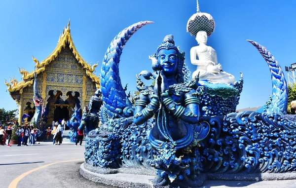 Wat Rong Seua Dez ou o Templo Azul em Chiang Rai, Tailândia — Fotografia de Stock