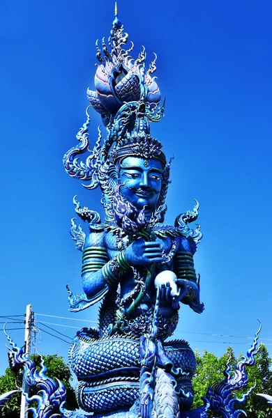 Wat Rong Seua Dez ou o Templo Azul em Chiang Rai, Tailândia — Fotografia de Stock