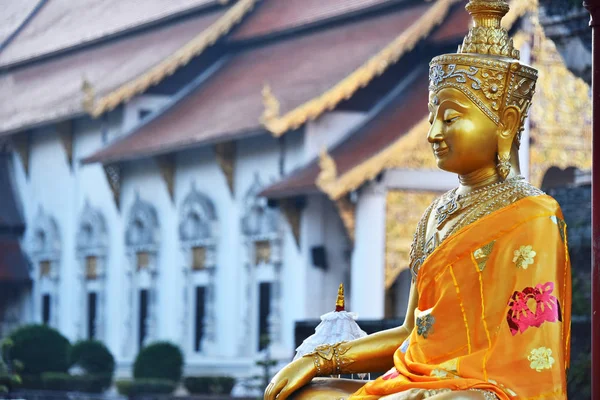 Wat Chedi Luang, um templo budista em Chiang Mai, Tailândia — Fotografia de Stock