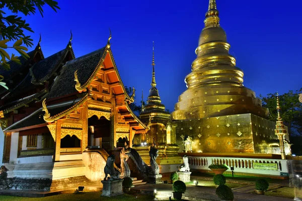 Wat Phra Singh, świątyni buddyjskiej w Chiang Mai, Tajlandia — Zdjęcie stockowe