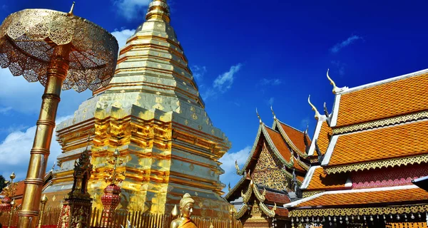 Wat Phra hogy Doi Suthep templomot Chiang Mai tartomány, Thaiföld — Stock Fotó
