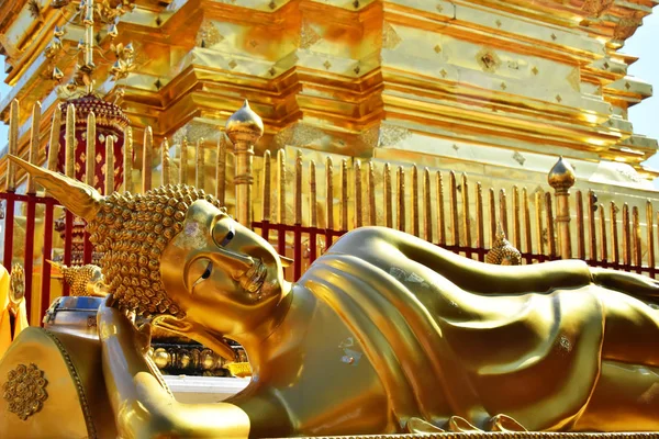 Wat phra that doi suthep tempel in chiang mai provinz, thailand — Stockfoto