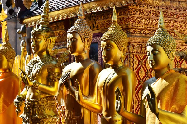 Wat Phra Ese templo Doi Suthep en la provincia de Chiang Mai, Tailandia —  Fotos de Stock