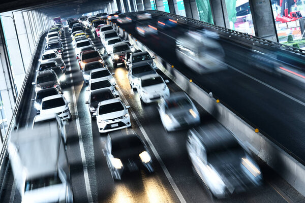 Автострада с контролируемым доступом в Бангкоке в час пик
