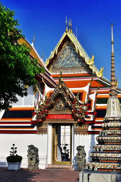 Wat Pho lub Świątyni leżącej Buddy w Bangkok, Tajlandia — Zdjęcie stockowe