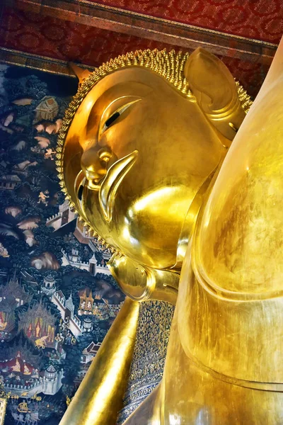 왓 포 이나 사원 Reclining 부처님 방콕, 태국에서의 — 스톡 사진