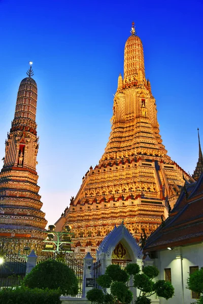 Wat Arun Ratchawararam, un tempio buddista a Bangkok, Thailandia — Foto Stock