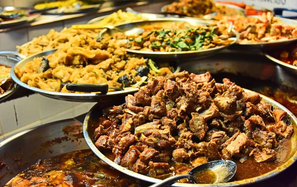 Comida de rua chinesa vendida em Bangkok Chinatown — Fotografia de Stock