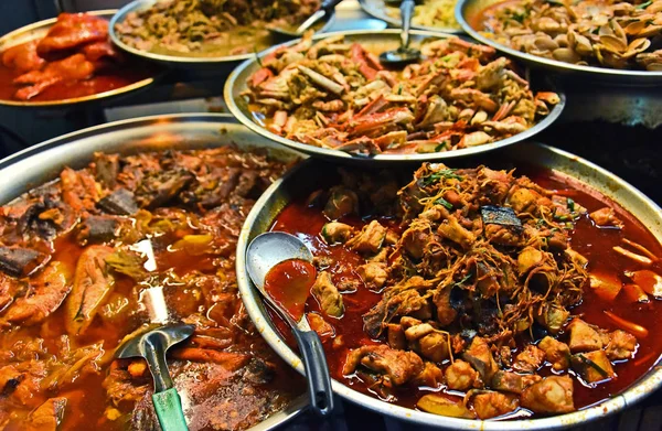 Çin sokak yemekleri Bangkok Çin Mahallesi 'nde satılıyor. — Stok fotoğraf