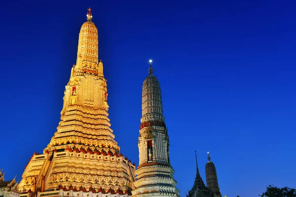 Wat Arun Ratchawararam, egy buddhista templom Bangkok, Thaiföld — Stock Fotó