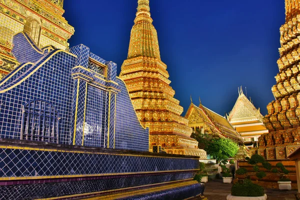 Wat Pho lub Świątyni leżącej Buddy w Bangkok, Tajlandia — Zdjęcie stockowe